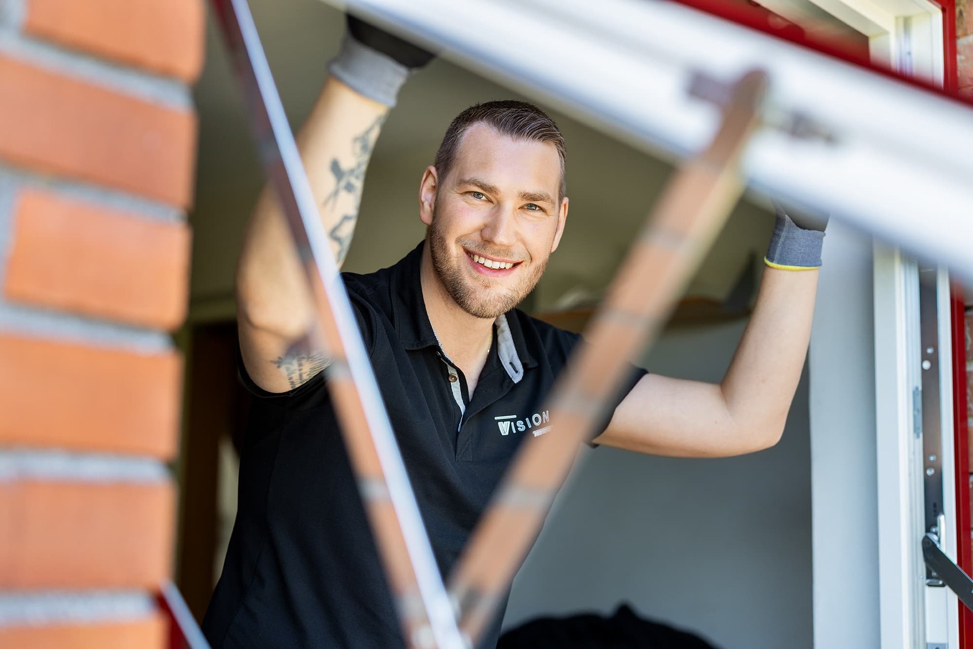 <span id="hs_cos_wrapper_name" class="hs_cos_wrapper hs_cos_wrapper_meta_field hs_cos_wrapper_type_text" style="" data-hs-cos-general-type="meta_field" data-hs-cos-type="text" >”Kunden får extremt många fönstermöjligheter för pengarna”</span>